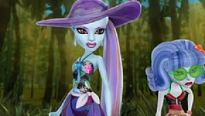 abbeyandghoulia.jpg